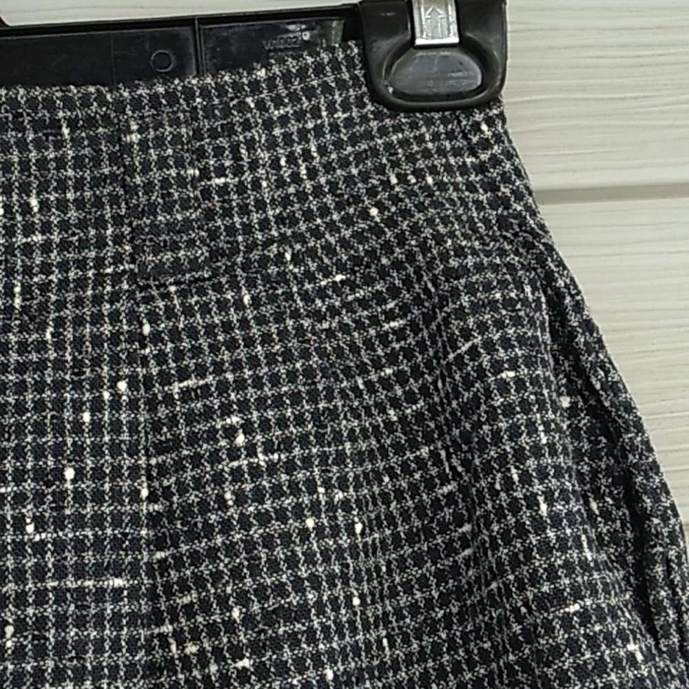 80s Tweed Vintage Skirt with Pleats and Pockets, can wear a Belt with the Skirt - Picture 3 of 8